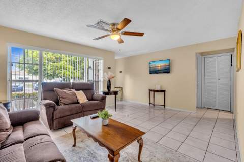 6872 NW 26th Court, Sunrise FL - photo 12 of 40