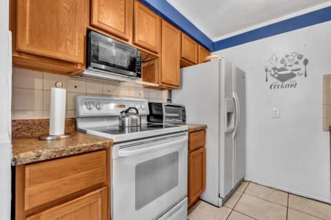 6872 NW 26th Court, Sunrise FL - photo 7 of 40