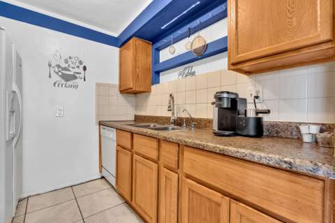 6872 NW 26th Court, Sunrise FL - photo 6 of 40