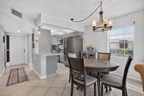 305 Congressional Way, Deerfield Beach FL - photo 8 of 26