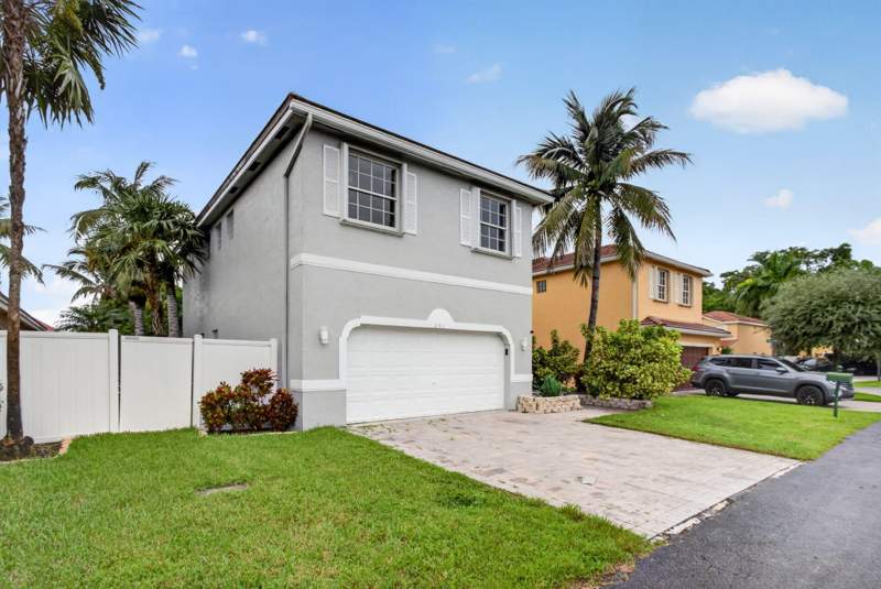 3 bedroom Single Family Residence at 2911 E Sable Circle, The Sabals, Margate — photo 3