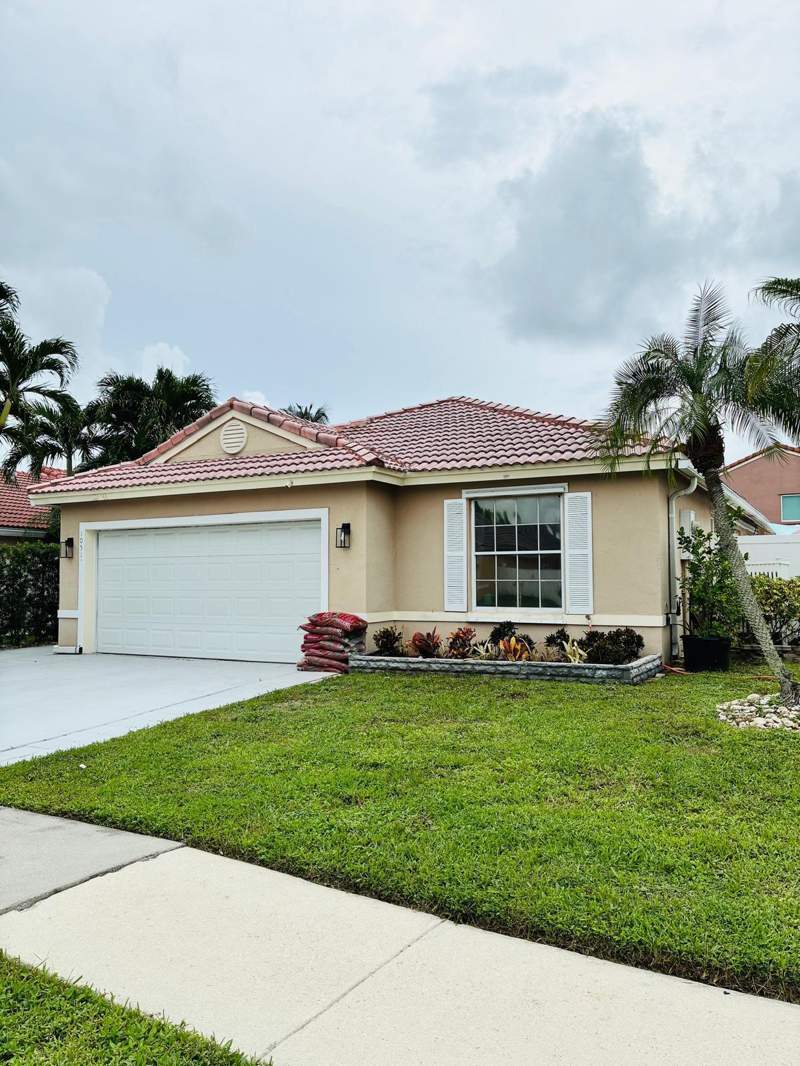 3 bedroom Single Family Residence at 1051 NW 191st Avenue, Chapel Trail II, Pembroke Pines — photo 2