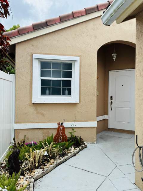 1051 NW 191st Avenue, Pembroke Pines FL - photo 16 of 17