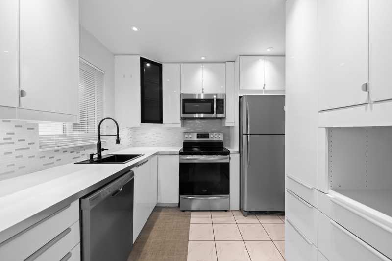 2 bedroom Condominium at 5300 Washington Street #K330, Beverly Hills Condo Number Six, Hollywood — photo 1