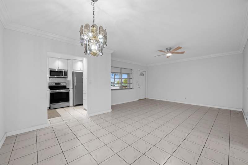 2 bedroom Condominium at 5300 Washington Street #K330, Beverly Hills Condo Number Six, Hollywood — photo 4