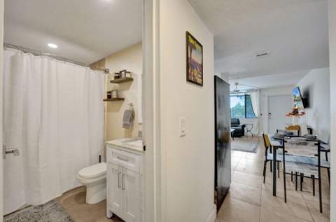 1901 N Andrews Avenue #Apt 214, Wilton Manors FL - photo 20 of 36