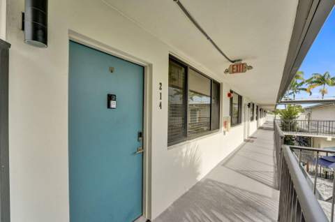 1901 N Andrews Avenue #Apt 214, Wilton Manors FL - photo 6 of 36