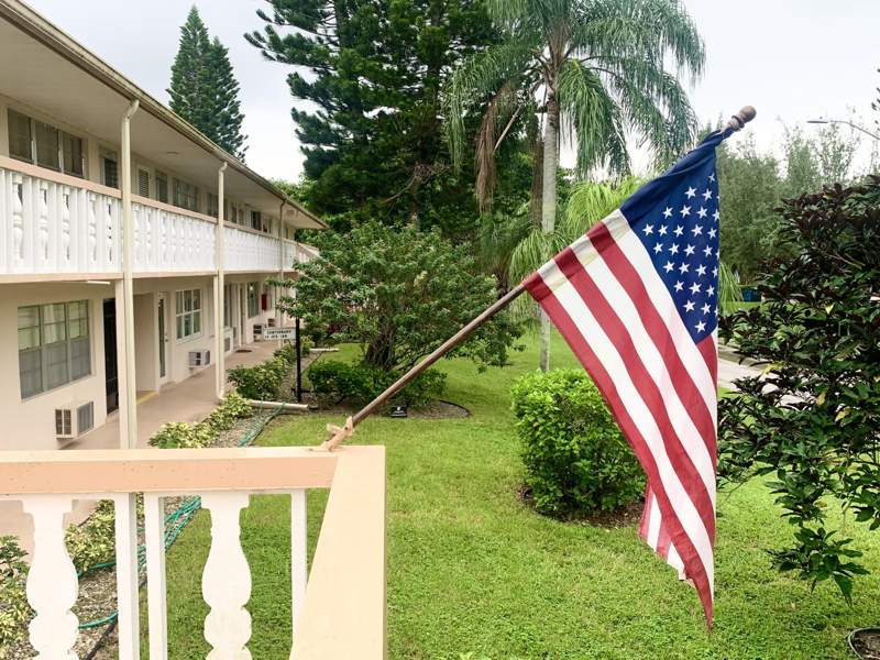 1 bedroom Condominium at 185 Canterbury H, Century Village, West Palm Beach — photo 4