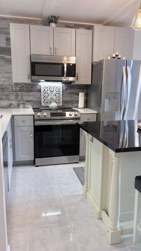 185 Canterbury H, West Palm Beach FL - photo 9 of 32