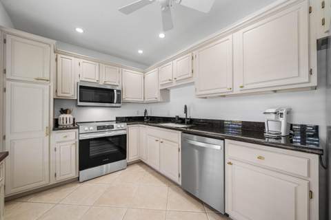 4367 N Quail Ridge Drive #B, Boynton Beach FL - photo 17 of 42