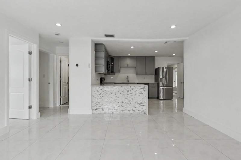 4 bedroom Single Family Residence at 6320 Adams Street, Beverly Park No 2, Hollywood — photo 5