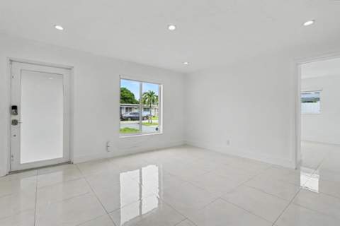 6320 Adams Street, Hollywood FL - photo 11 of 42