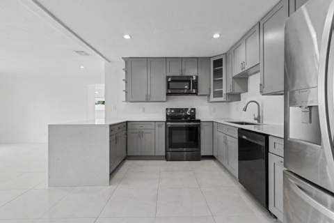 6320 Adams Street, Hollywood FL - photo 8 of 42
