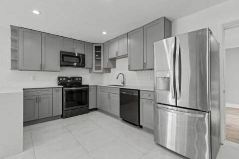 6320 Adams Street, Hollywood FL - photo 9 of 42