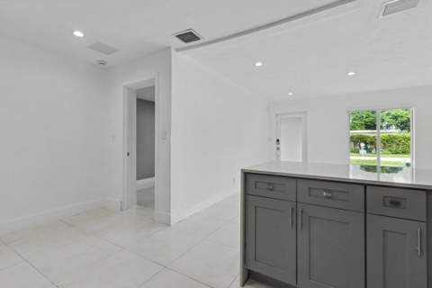 6320 Adams Street, Hollywood FL - photo 10 of 42