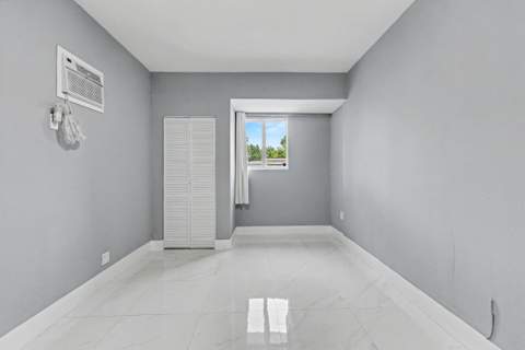 6320 Adams Street, Hollywood FL - photo 13 of 42
