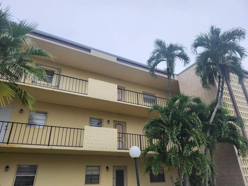 2 bedroom Condominium at 351 Cambridge Road #311, Cambridge House West, Hollywood — photo 2
