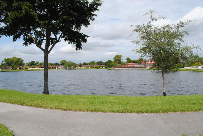 2 bedroom Condominium at 815 Salem Lane, Covered Bridge Condo, Lake Worth — photo 5