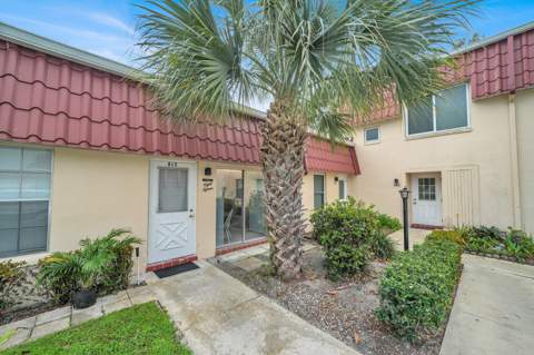 815 Salem Lane, Lake Worth FL - photo 24 of 37