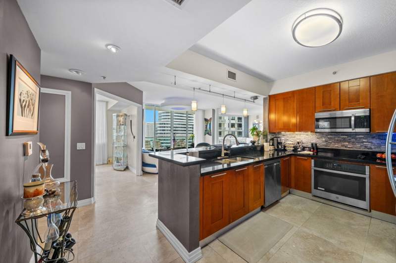 3 bedroom Condominium at 350 SE 2nd Street #1870, 350 Las Olas Place, Fort Lauderdale — photo 3