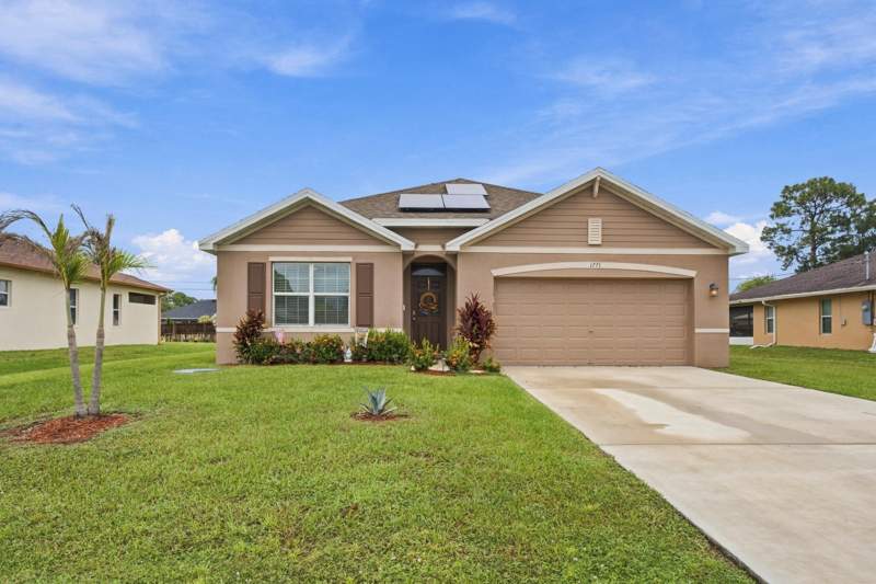 4 bedroom Single Family Residence at 1771 SW Lofgren Avenue, Port St Lucie Section 19, Port St. Lucie — photo 2