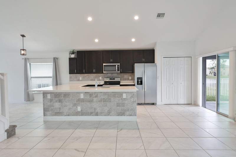 4 bedroom Single Family Residence at 9725 Starboard Drive, Morningside Palm Breezes Club Phase 2A, Fort Pierce — photo 4
