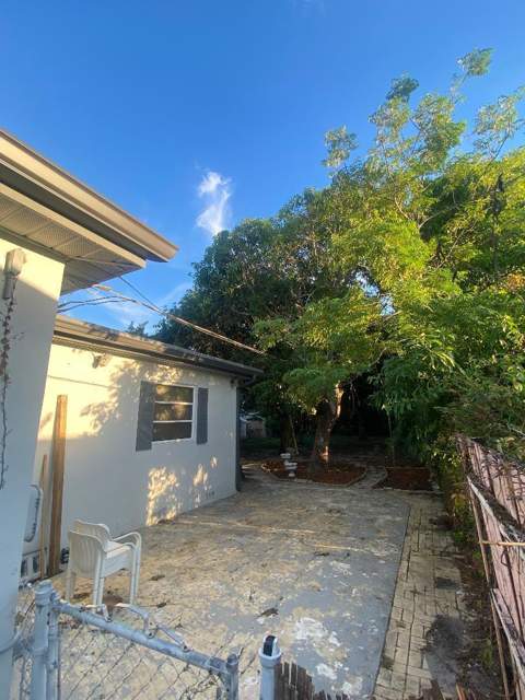 1501 N 18th Avenue, Lake Worth Beach FL - photo 20 of 26