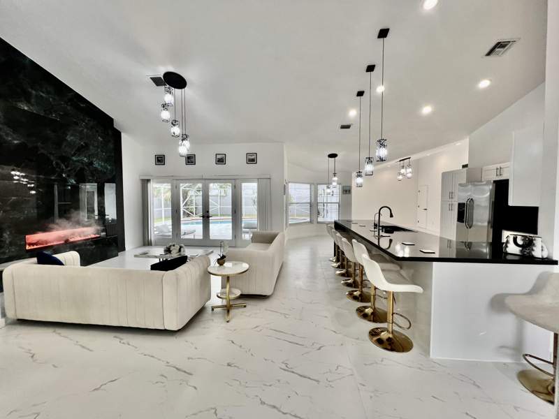 5 bedroom Single Family Residence at 13646 Brightstone Street, Greenview Shores 2 Of Wellington, Wellington — photo 4