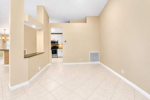 7423 Brunswick Circle, Boynton Beach FL - photo 8 of 44