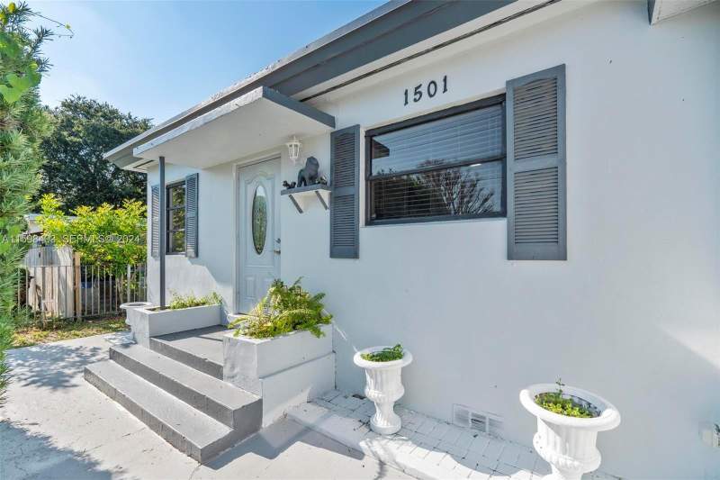 4 bedroom Single Family Residence at 1501 N 18th Avenue, Lake Worth Heights, Lake Worth Beach — photo 3