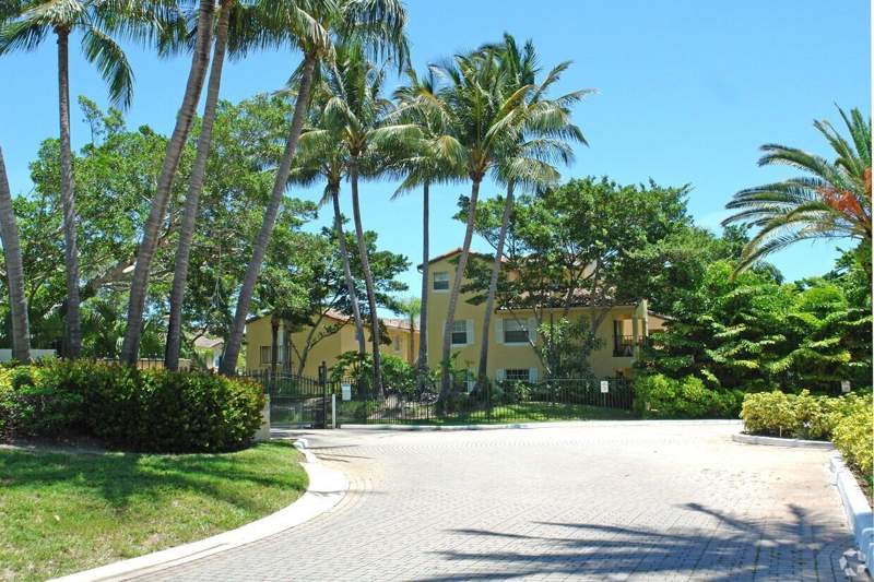 2 bedroom Condominium at 1010 Lake Shore Drive #202, Bay Reach Condo, Lake Park — photo 3