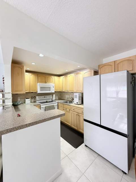 43 Tilford C, Deerfield Beach FL - photo 10 of 40