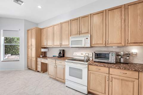 7546 Pebble Shores Terrace, Lake Worth FL - photo 16 of 74