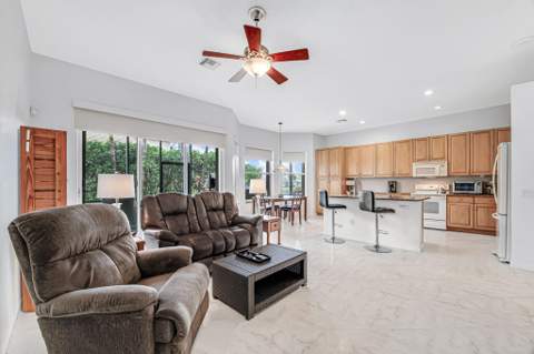 7546 Pebble Shores Terrace, Lake Worth FL - photo 8 of 74