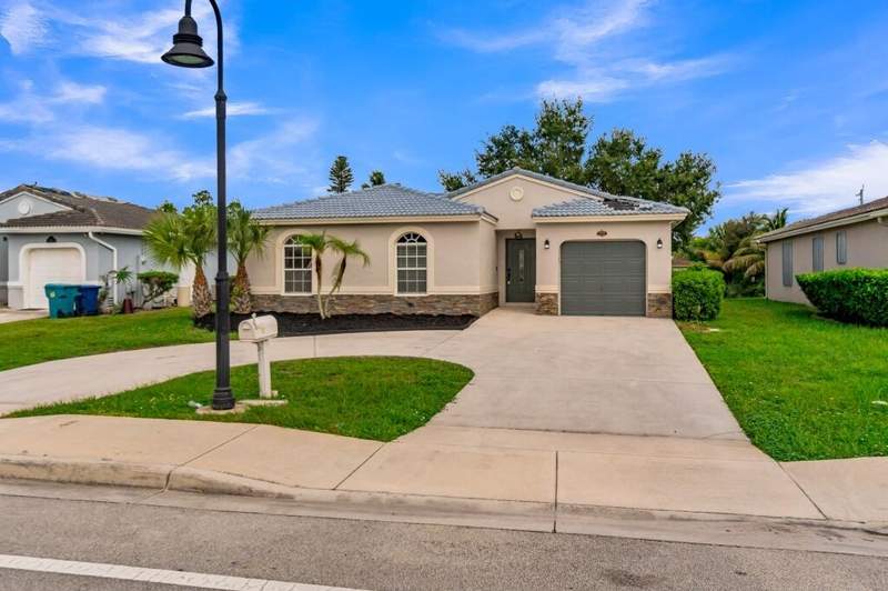 4 bedroom Single Family Residence at 1790 NW 56th Avenue, The Estates Of Wimbledon, Lauderhill — photo 5