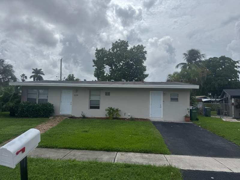 4 bedroom Single Family Residence at 6114 Royal Palm Boulevard, Ibec Add No 3, Margate — photo 1