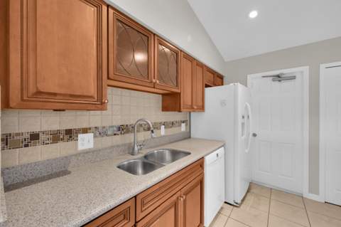 351 SW Dwight Avenue, Port St. Lucie FL - photo 11 of 40