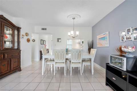 7807 Golf Cir Drive #211, Margate FL - photo 12 of 31