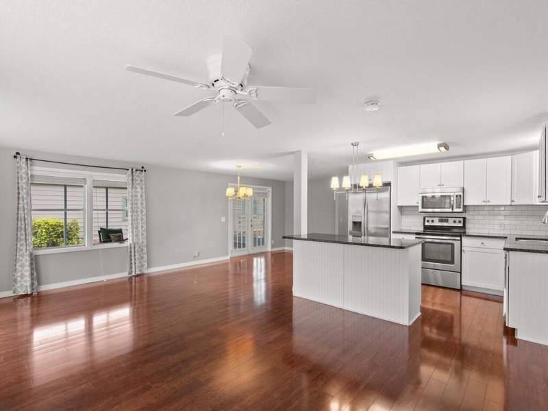 2 bedroom Manufactured Home at 395 NE Jade Circle, Pinelake Village, Jensen Beach — photo 2
