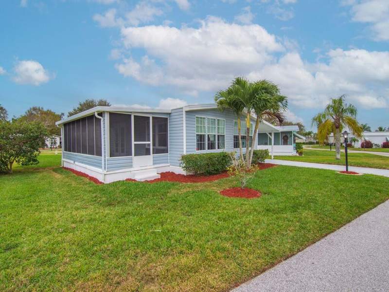2 bedroom Manufactured Home at 395 NE Jade Circle, Pinelake Village, Jensen Beach — photo 4