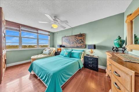 3520 Oaks Way #904, Pompano Beach FL - photo 17 of 54