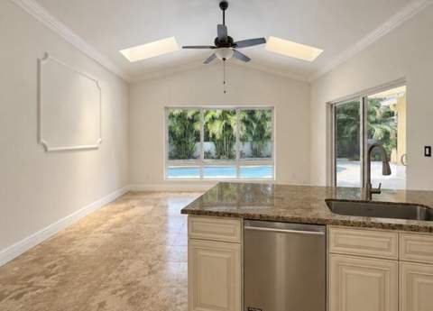 2465 Kimmie Drive, Hollywood FL - photo 7 of 37