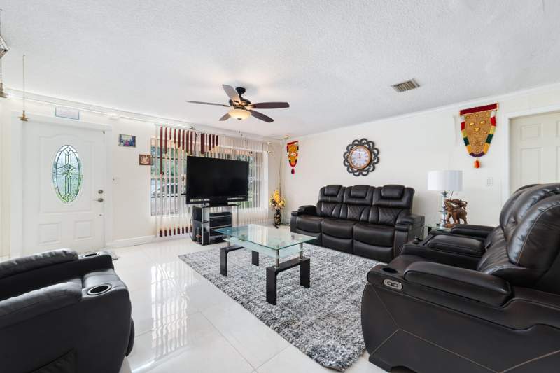 3 bedroom Single Family Residence at 6635 Hope Street, Palm Lane Villa, Hollywood — photo 3