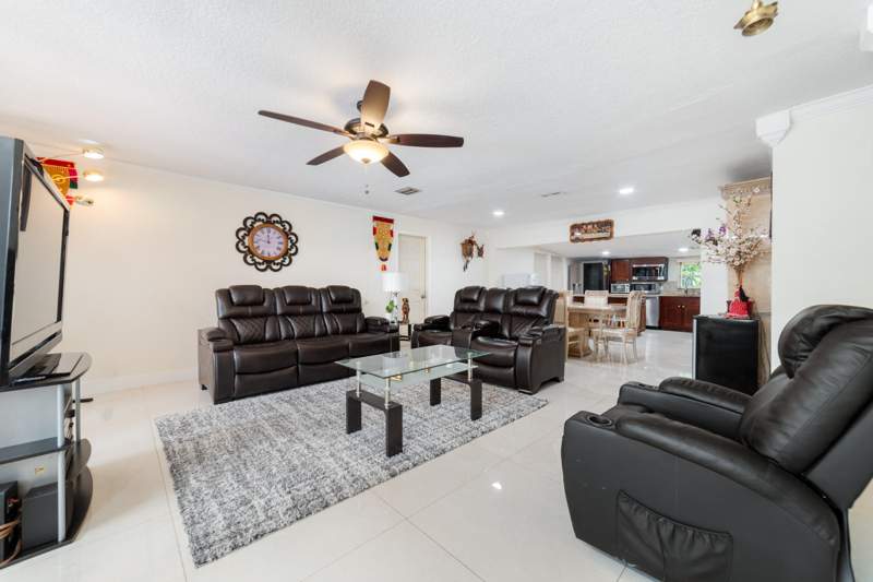 3 bedroom Single Family Residence at 6635 Hope Street, Palm Lane Villa, Hollywood — photo 4
