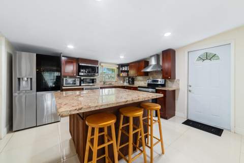 6635 Hope Street, Hollywood FL - photo 8 of 27