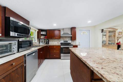 6635 Hope Street, Hollywood FL - photo 10 of 27