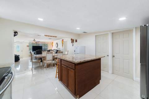 6635 Hope Street, Hollywood FL - photo 11 of 27