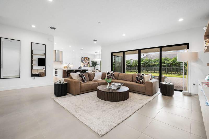 5 bedroom Single Family Residence at 9366 Tangerine Coast Drive, Johns West Pud, Boca Raton — photo 5