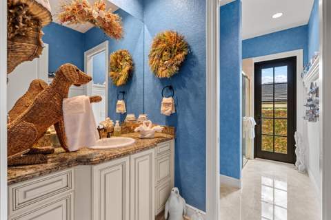818 S Lakeside Drive, Lake Worth Beach FL - photo 18 of 46