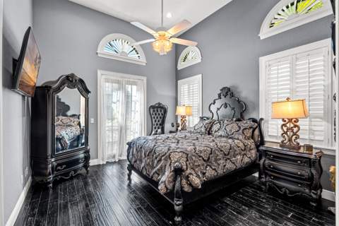 818 S Lakeside Drive, Lake Worth Beach FL - photo 16 of 46